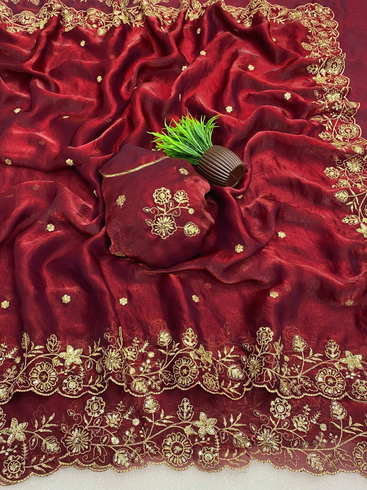 Jimmychoo Embroidred Silk Saree With Blouse Piece