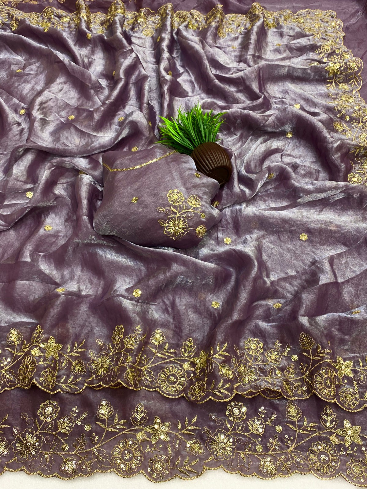Jimmychoo Embroidred Silk Saree With Blouse Piece